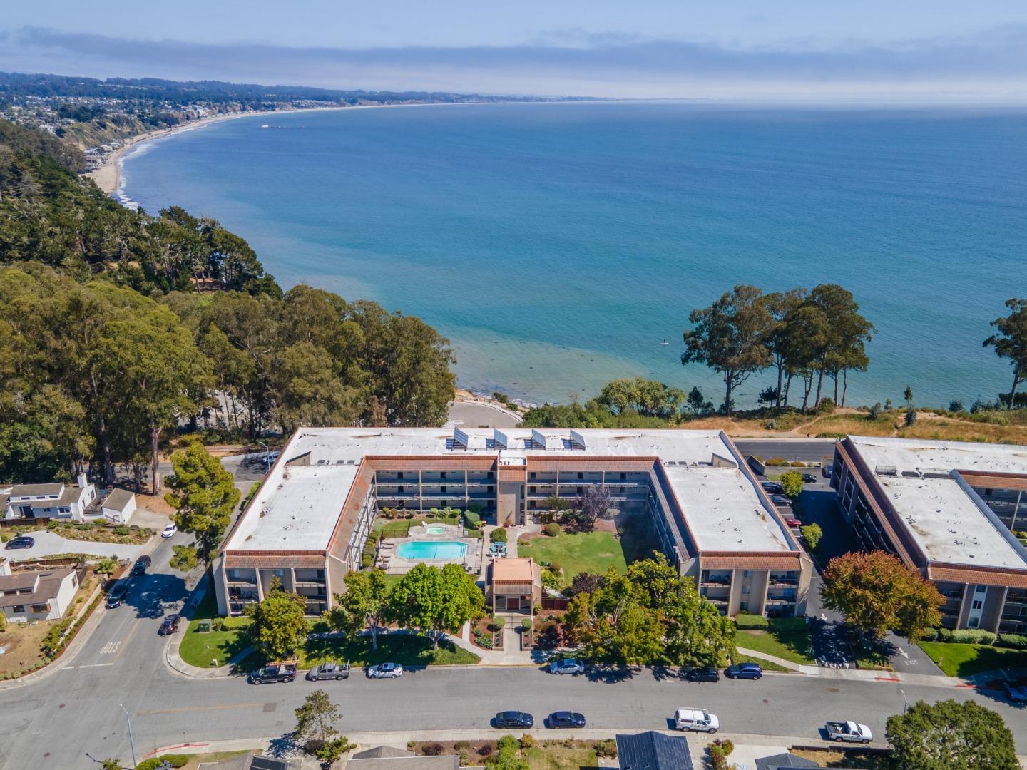 Detail Gallery Image 16 of 26 For 870 Park Ave #110,  Capitola,  CA 95010 - 2 Beds | 2 Baths