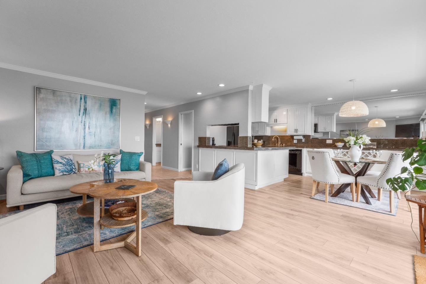 Detail Gallery Image 4 of 26 For 870 Park Ave #110,  Capitola,  CA 95010 - 2 Beds | 2 Baths