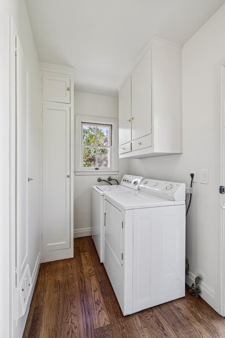 Detail Gallery Image 23 of 35 For 2460 South Ct, Palo Alto,  CA 94301 - 3 Beds | 2/1 Baths