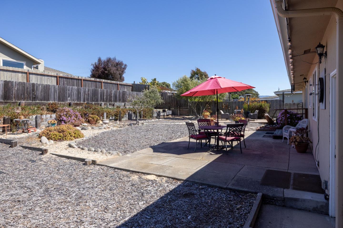 Detail Gallery Image 11 of 16 For 1950 Lincoln St, Seaside,  CA 93955 - 3 Beds | 1 Baths