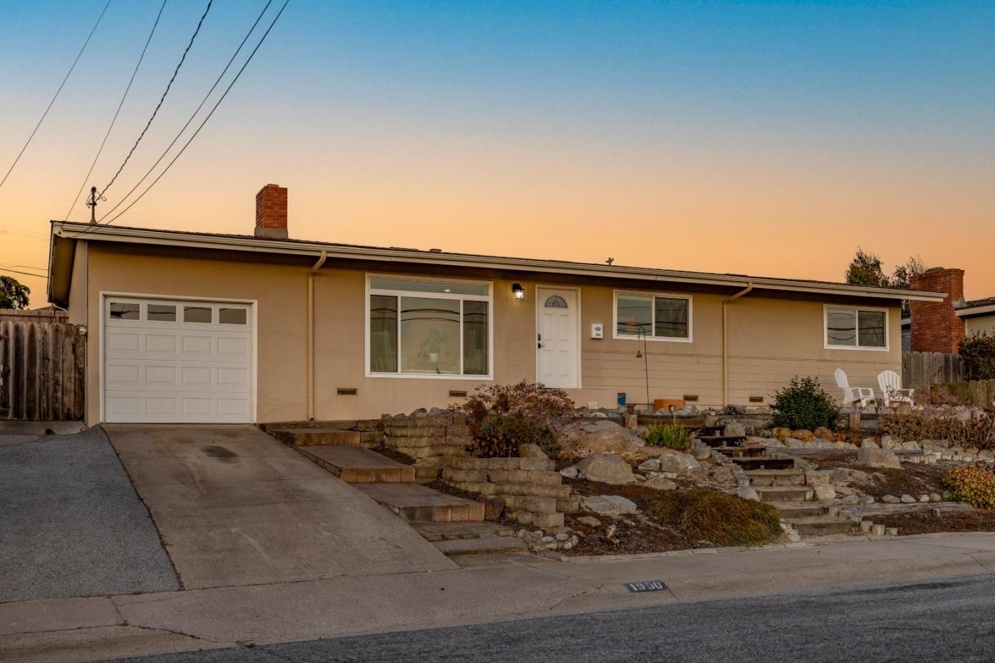 Detail Gallery Image 13 of 16 For 1950 Lincoln St, Seaside,  CA 93955 - 3 Beds | 1 Baths