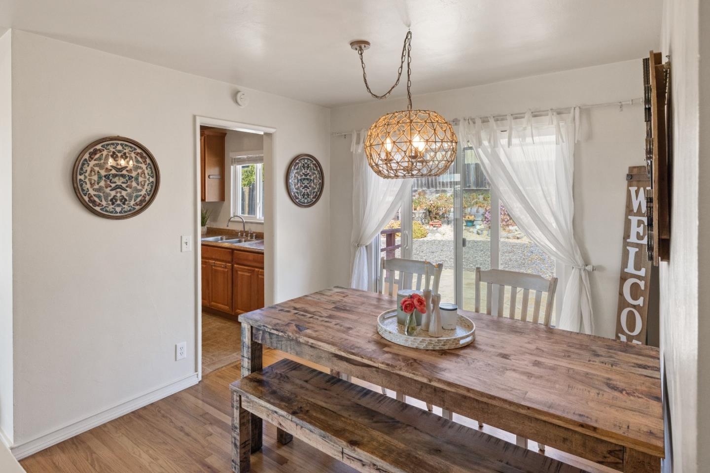 Detail Gallery Image 5 of 16 For 1950 Lincoln St, Seaside,  CA 93955 - 3 Beds | 1 Baths