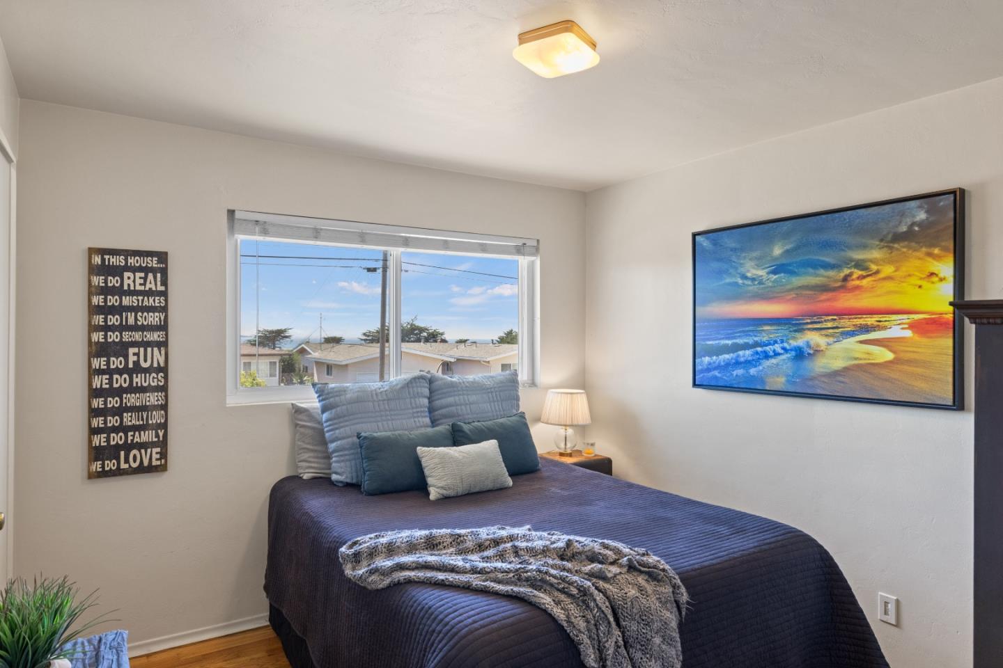 Detail Gallery Image 8 of 16 For 1950 Lincoln St, Seaside,  CA 93955 - 3 Beds | 1 Baths