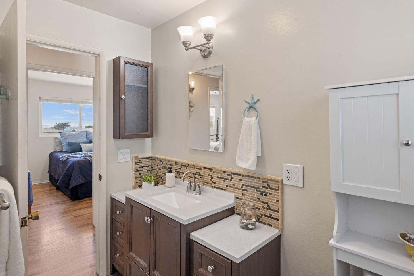 Detail Gallery Image 9 of 16 For 1950 Lincoln St, Seaside,  CA 93955 - 3 Beds | 1 Baths