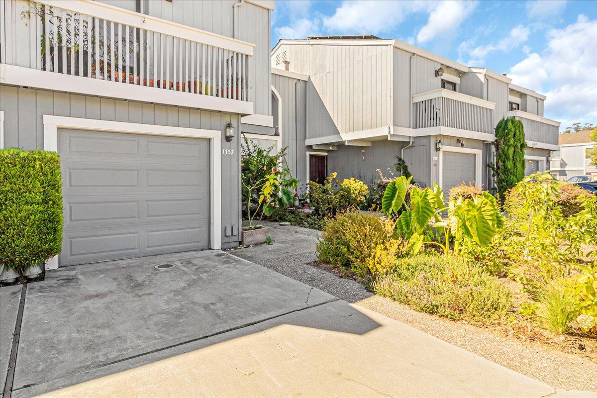 Detail Gallery Image 2 of 32 For 1757 30th Ave, Santa Cruz,  CA 95062 - 2 Beds | 2/1 Baths