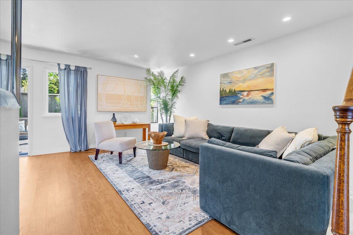 Detail Gallery Image 5 of 32 For 1757 30th Ave, Santa Cruz,  CA 95062 - 2 Beds | 2/1 Baths