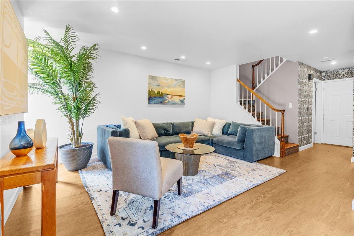 Detail Gallery Image 6 of 32 For 1757 30th Ave, Santa Cruz,  CA 95062 - 2 Beds | 2/1 Baths