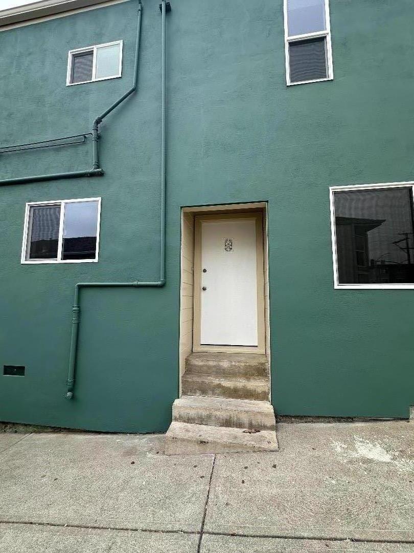 Detail Gallery Image 1 of 4 For 509 Commercial Ave, South San Francisco,  CA 94080 - 2 Beds | 1 Baths