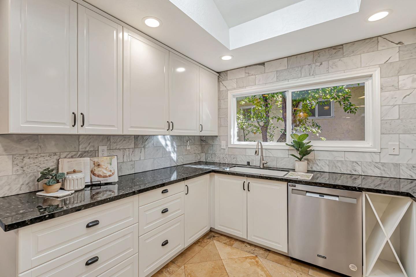 Detail Gallery Image 16 of 69 For 1020 Brookview Ct, Morgan Hill,  CA 95037 - 4 Beds | 3/1 Baths