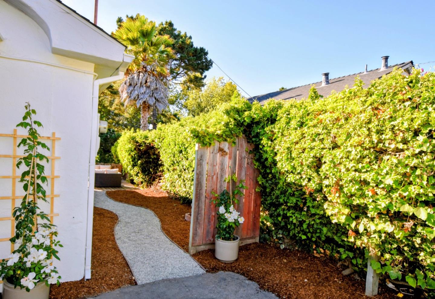Detail Gallery Image 18 of 31 For 319 Mccormick Ave, Capitola,  CA 95010 - 3 Beds | 2 Baths