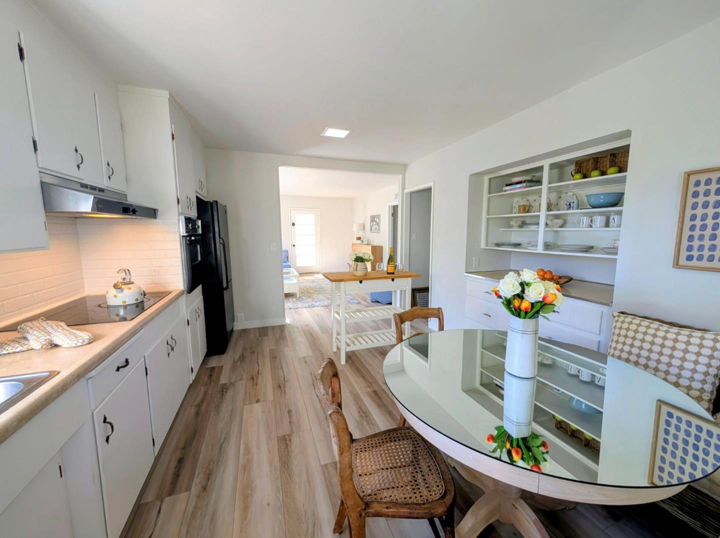 Detail Gallery Image 8 of 31 For 319 Mccormick Ave, Capitola,  CA 95010 - 3 Beds | 2 Baths