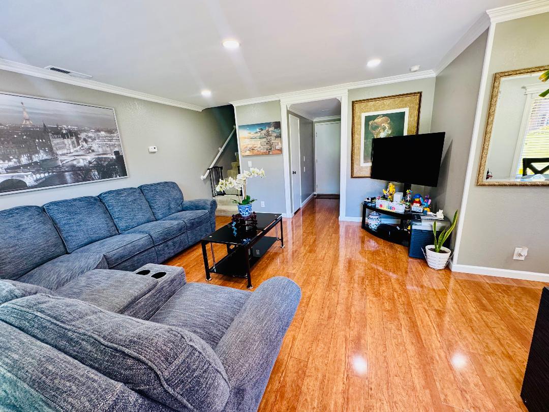 Detail Gallery Image 6 of 21 For 3223 Kenhill Dr, San Jose,  CA 95111 - 3 Beds | 1/1 Baths