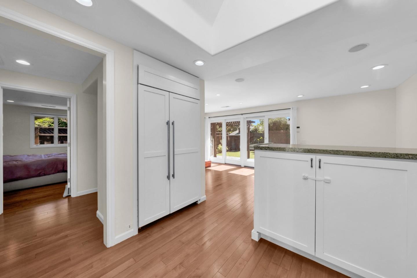 Detail Gallery Image 10 of 50 For 1024 Berkeley Ave, Menlo Park,  CA 94025 - 4 Beds | 3 Baths