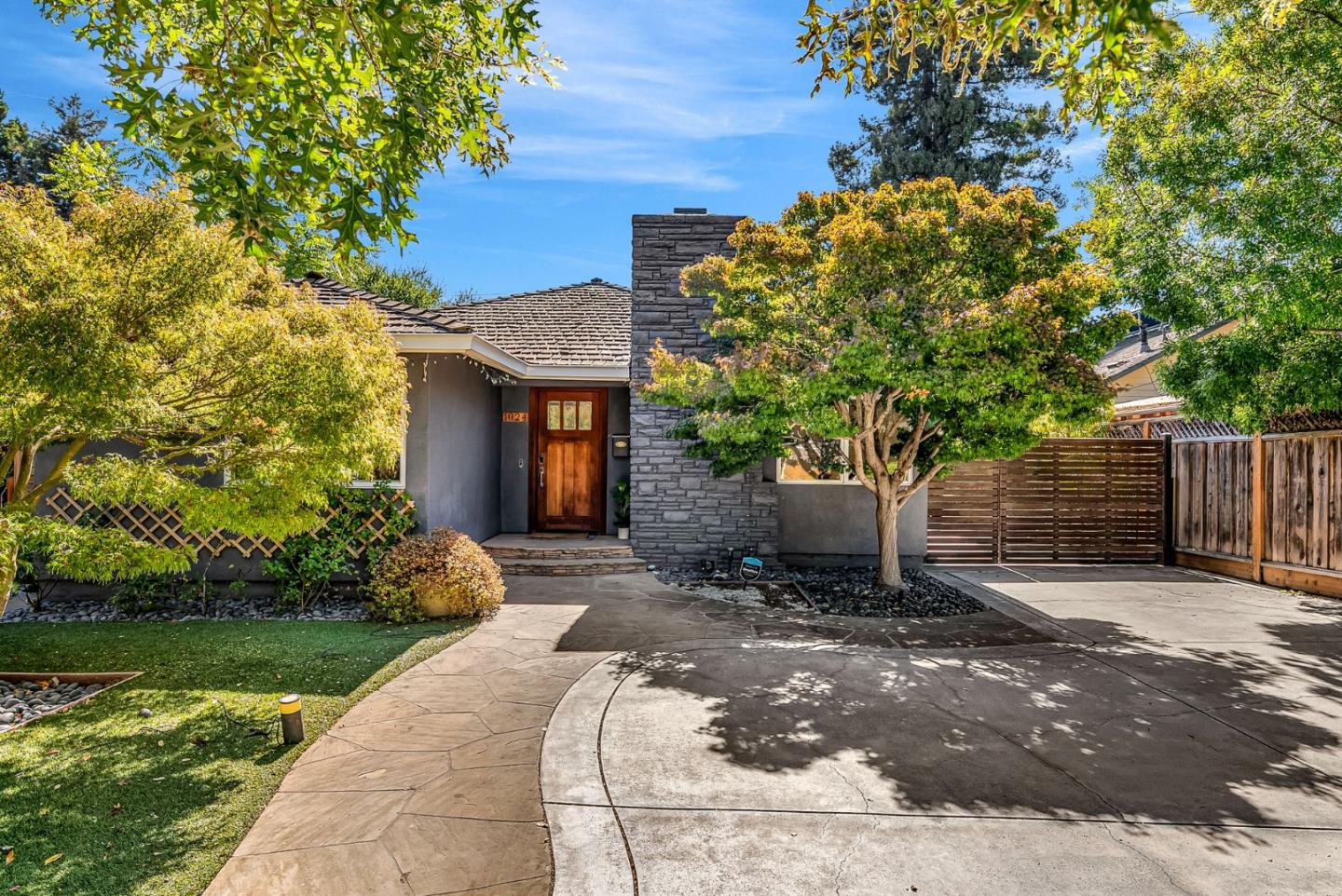 Detail Gallery Image 2 of 50 For 1024 Berkeley Ave, Menlo Park,  CA 94025 - 4 Beds | 3 Baths