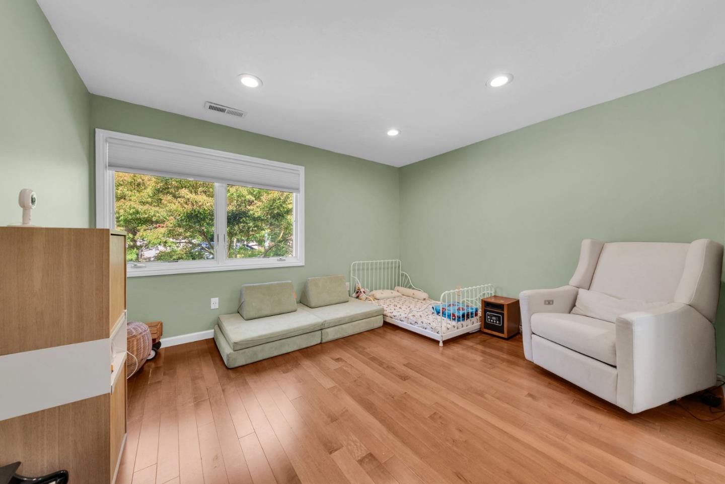 Detail Gallery Image 22 of 50 For 1024 Berkeley Ave, Menlo Park,  CA 94025 - 4 Beds | 3 Baths