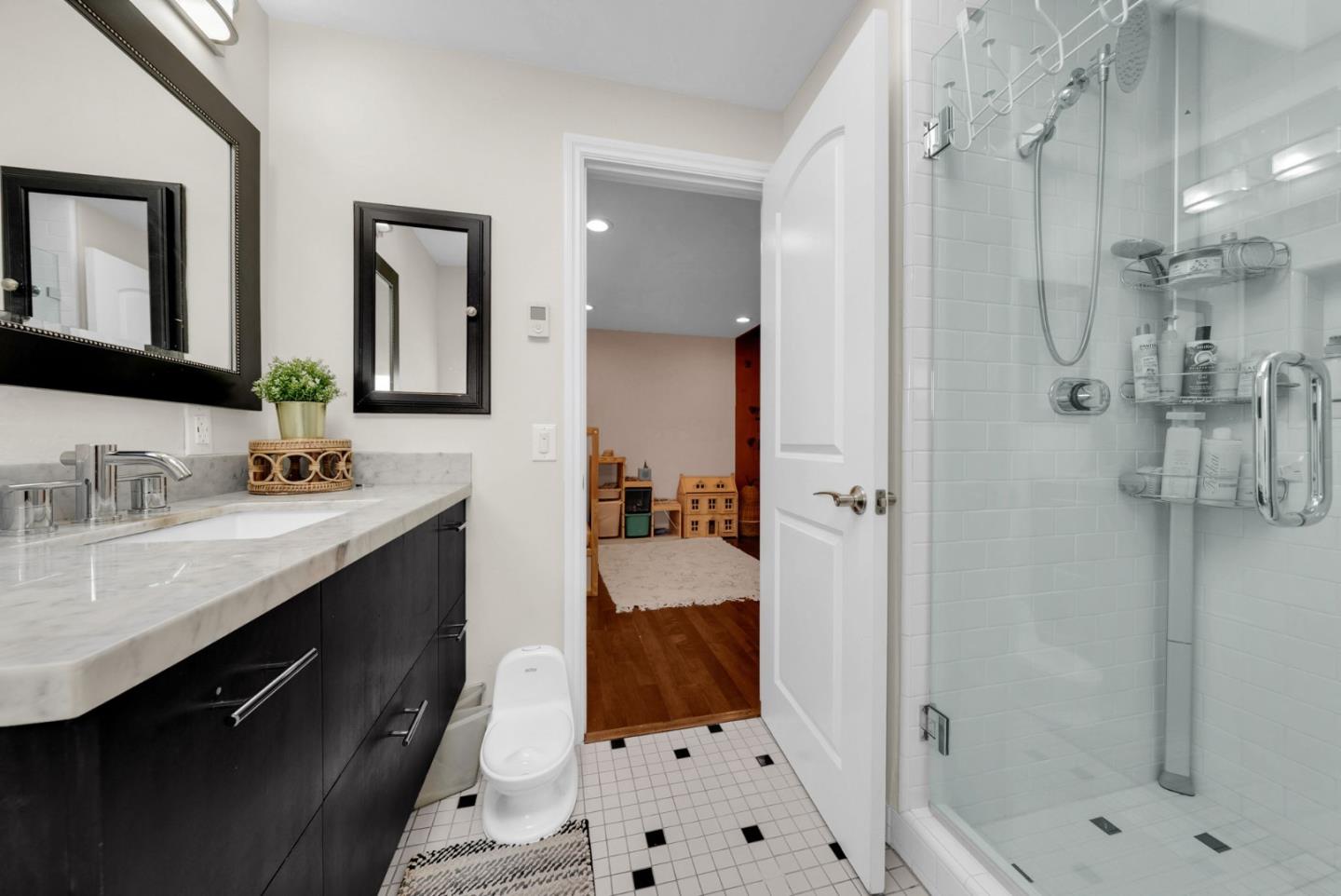 Detail Gallery Image 25 of 50 For 1024 Berkeley Ave, Menlo Park,  CA 94025 - 4 Beds | 3 Baths