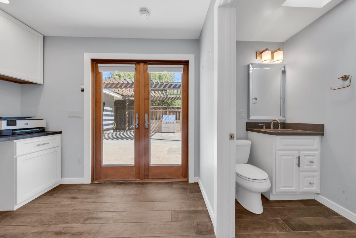 Detail Gallery Image 37 of 50 For 1024 Berkeley Ave, Menlo Park,  CA 94025 - 4 Beds | 3 Baths