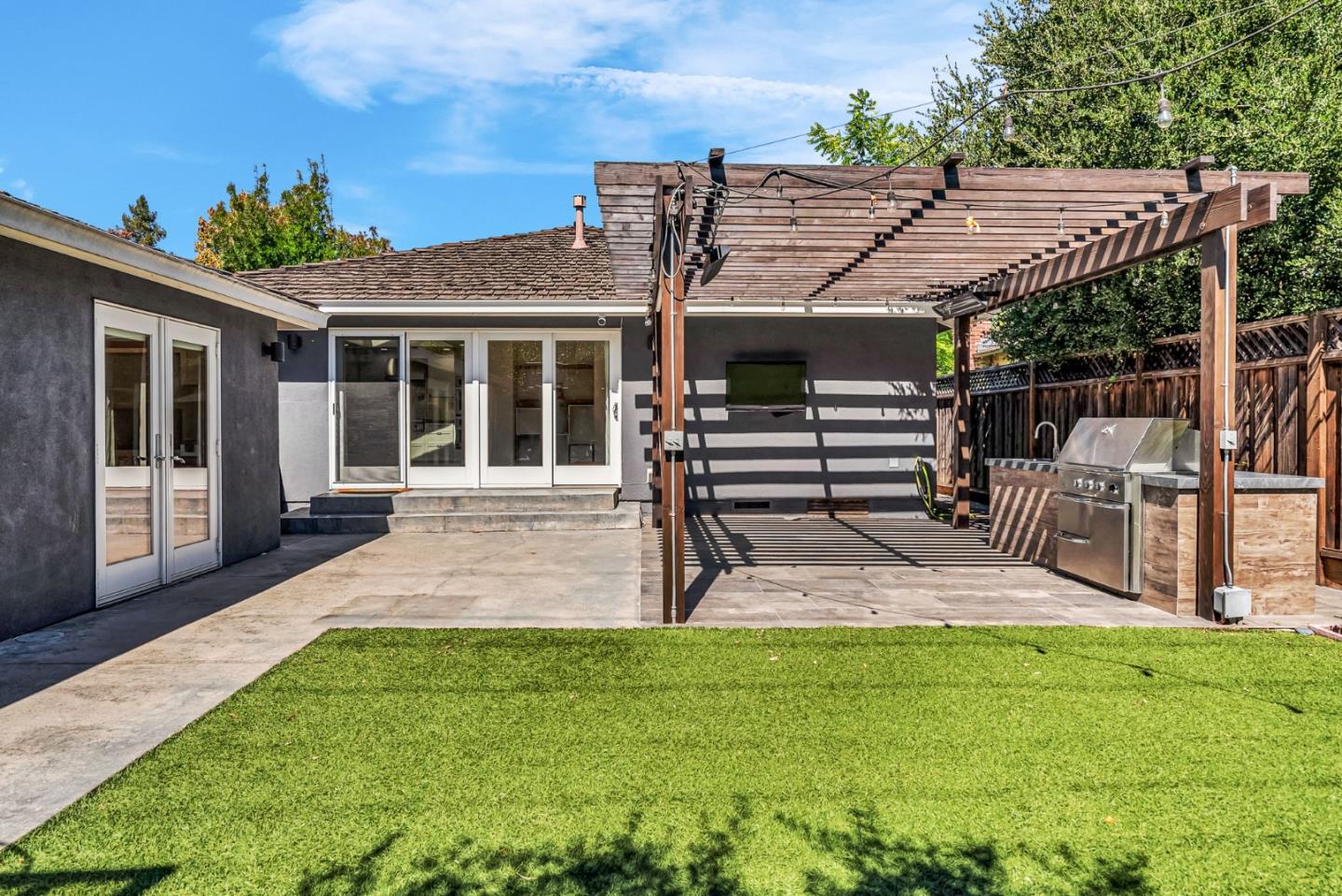 Detail Gallery Image 43 of 50 For 1024 Berkeley Ave, Menlo Park,  CA 94025 - 4 Beds | 3 Baths