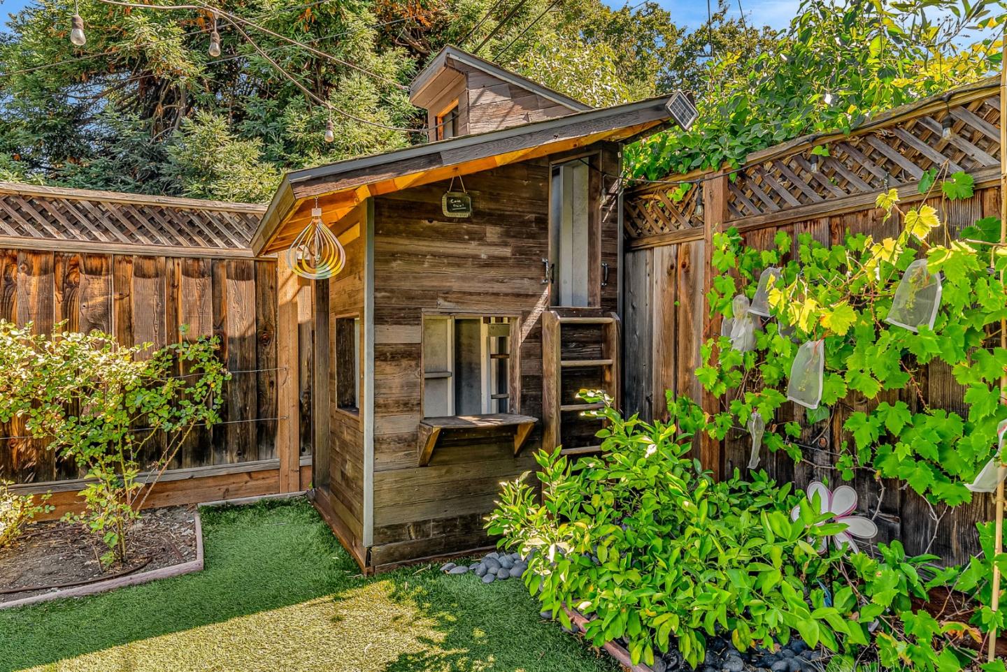 Detail Gallery Image 46 of 50 For 1024 Berkeley Ave, Menlo Park,  CA 94025 - 4 Beds | 3 Baths