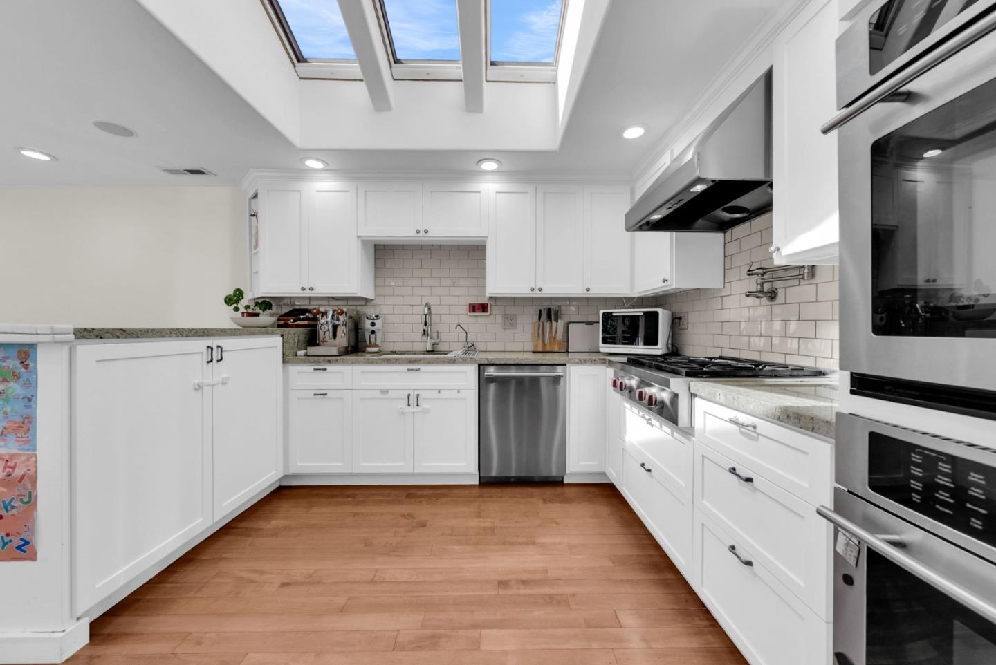Detail Gallery Image 7 of 50 For 1024 Berkeley Ave, Menlo Park,  CA 94025 - 4 Beds | 3 Baths
