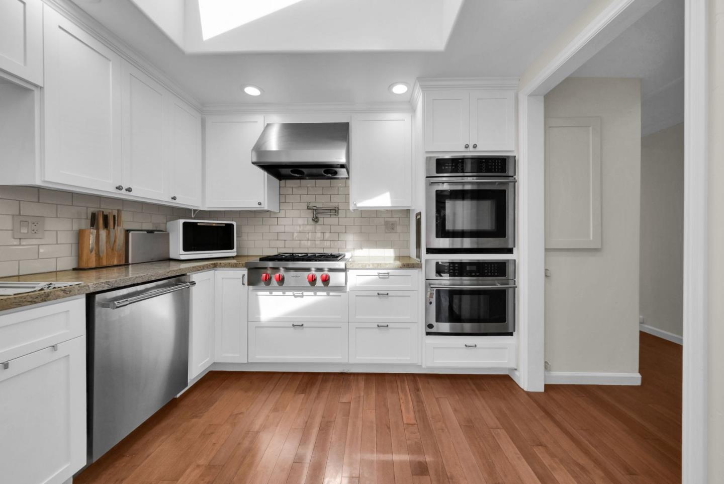 Detail Gallery Image 9 of 50 For 1024 Berkeley Ave, Menlo Park,  CA 94025 - 4 Beds | 3 Baths