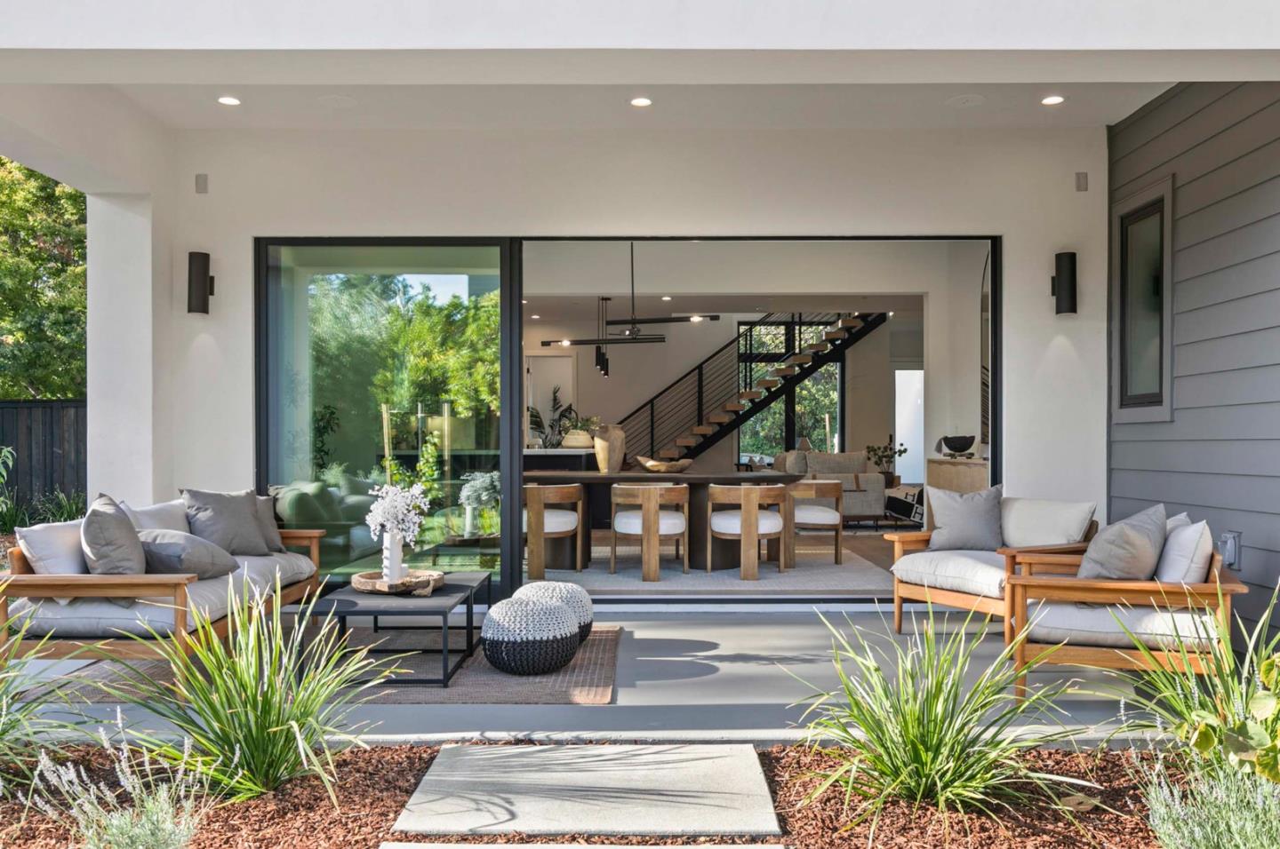 Detail Gallery Image 10 of 34 For 1033 Marilyn Dr, Mountain View,  CA 94040 - 4 Beds | 3/1 Baths