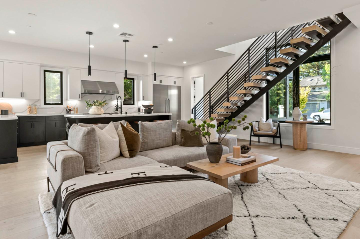 Detail Gallery Image 14 of 34 For 1033 Marilyn Dr, Mountain View,  CA 94040 - 4 Beds | 3/1 Baths