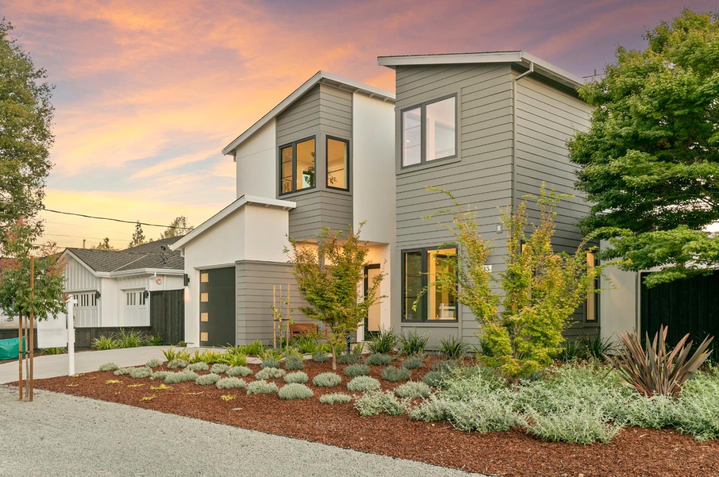 Detail Gallery Image 2 of 34 For 1033 Marilyn Dr, Mountain View,  CA 94040 - 4 Beds | 3/1 Baths