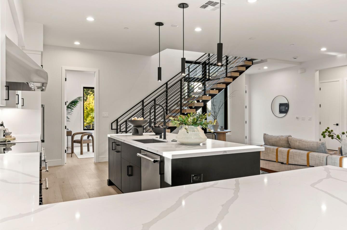 Detail Gallery Image 25 of 34 For 1033 Marilyn Dr, Mountain View,  CA 94040 - 4 Beds | 3/1 Baths