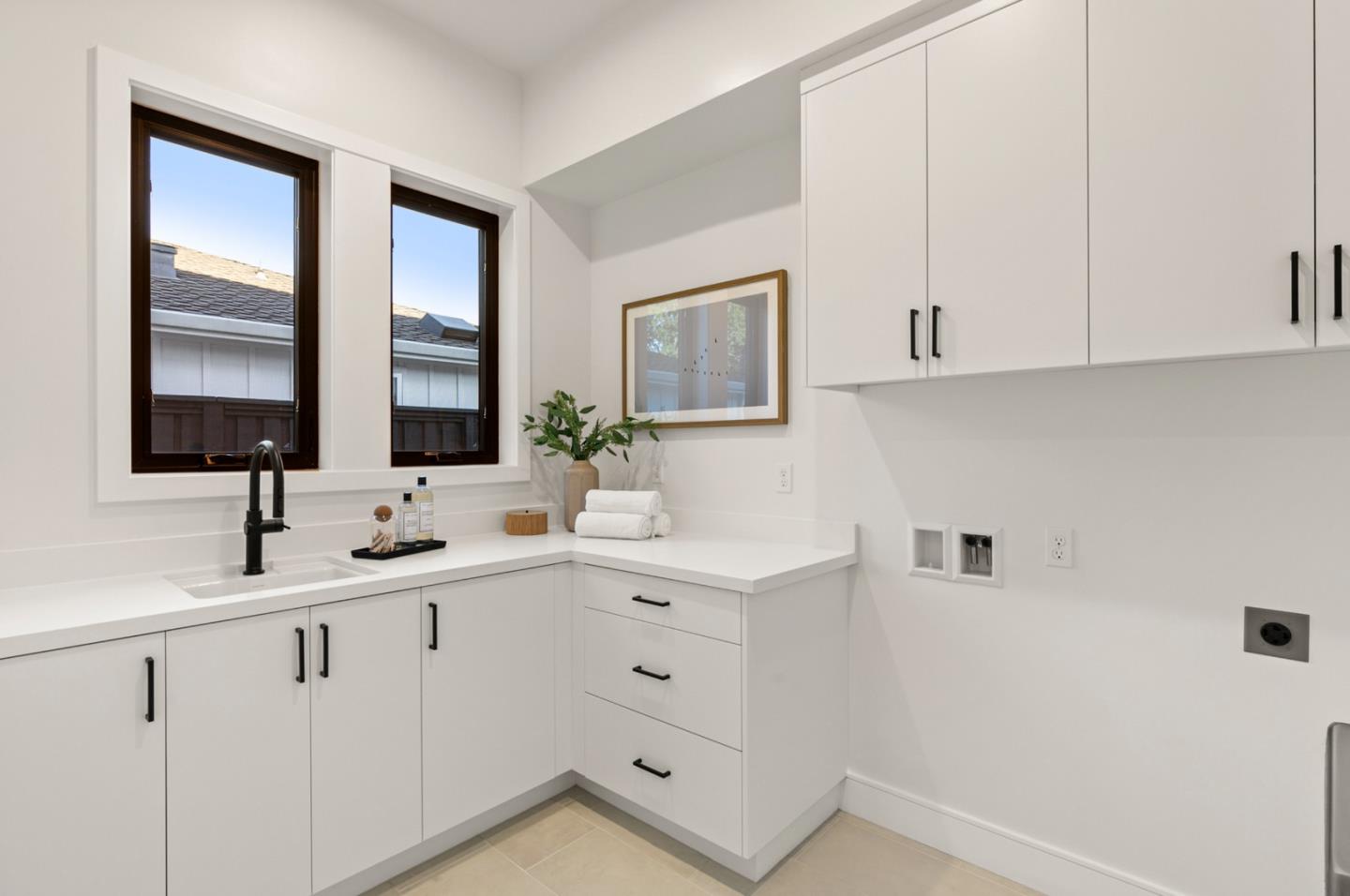 Detail Gallery Image 29 of 34 For 1033 Marilyn Dr, Mountain View,  CA 94040 - 4 Beds | 3/1 Baths