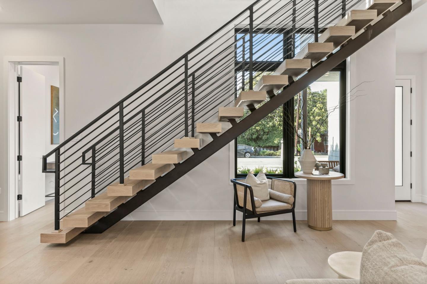 Detail Gallery Image 30 of 34 For 1033 Marilyn Dr, Mountain View,  CA 94040 - 4 Beds | 3/1 Baths