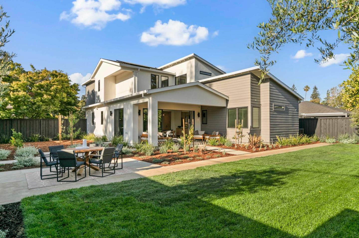 Detail Gallery Image 7 of 34 For 1033 Marilyn Dr, Mountain View,  CA 94040 - 4 Beds | 3/1 Baths