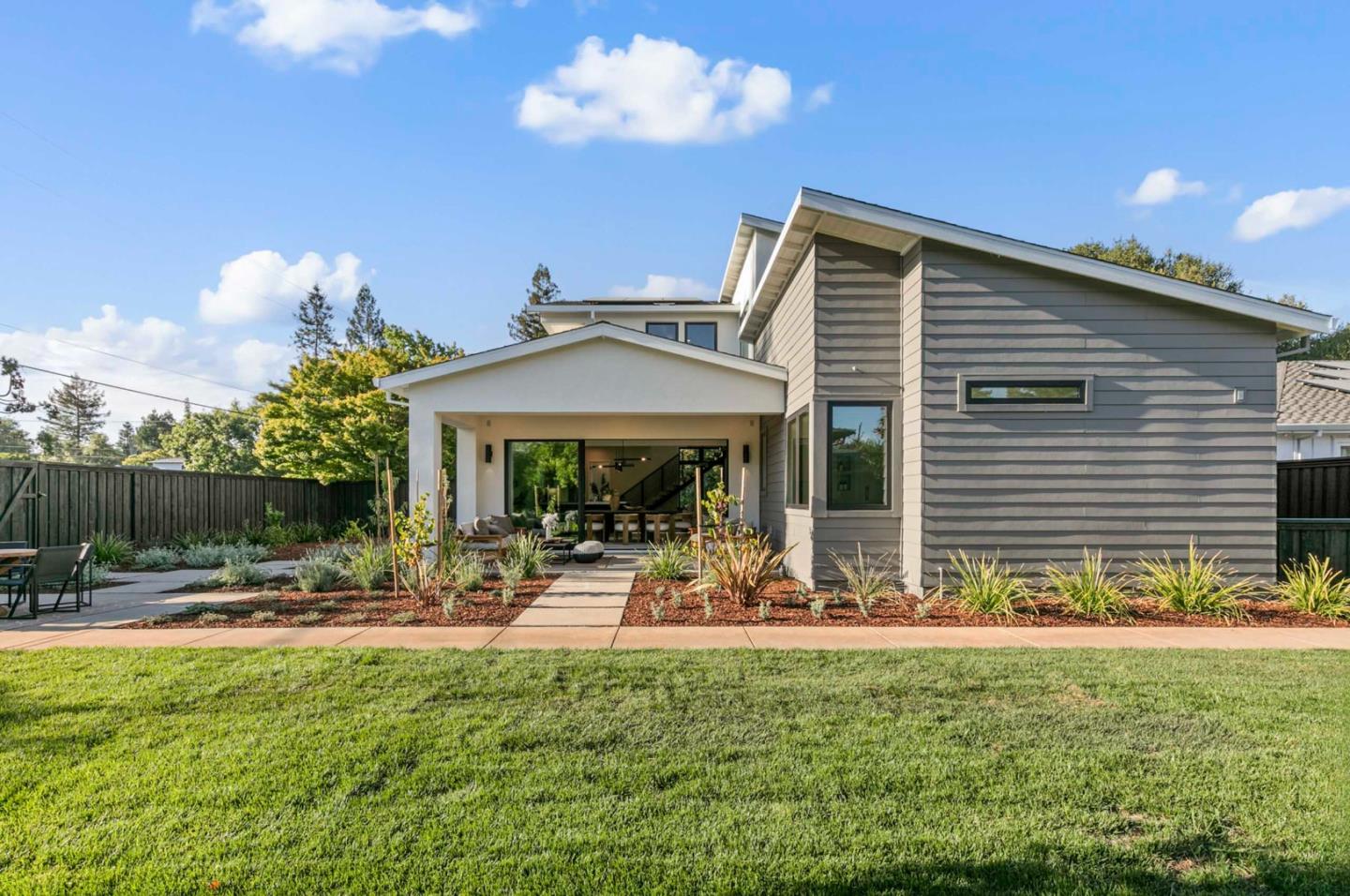 Detail Gallery Image 8 of 34 For 1033 Marilyn Dr, Mountain View,  CA 94040 - 4 Beds | 3/1 Baths