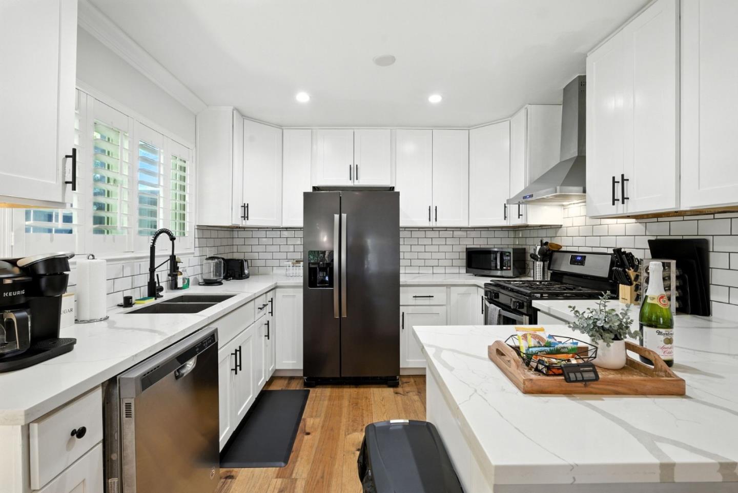 Detail Gallery Image 10 of 43 For 5665 Vicente St, Oakland,  CA 94609 - 3 Beds | 2 Baths