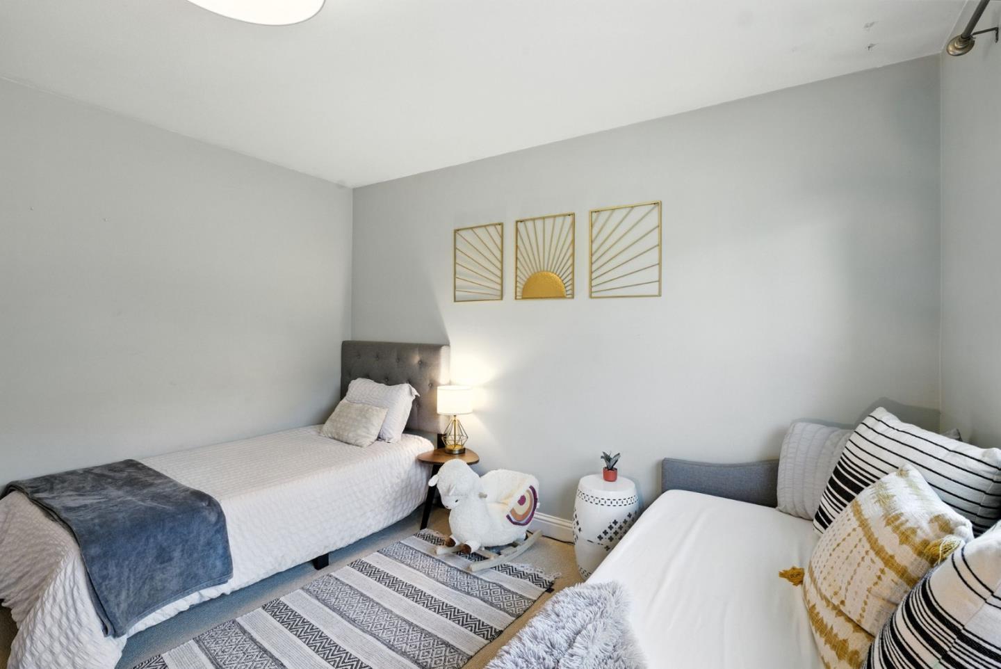 Detail Gallery Image 16 of 43 For 5665 Vicente St, Oakland,  CA 94609 - 3 Beds | 2 Baths