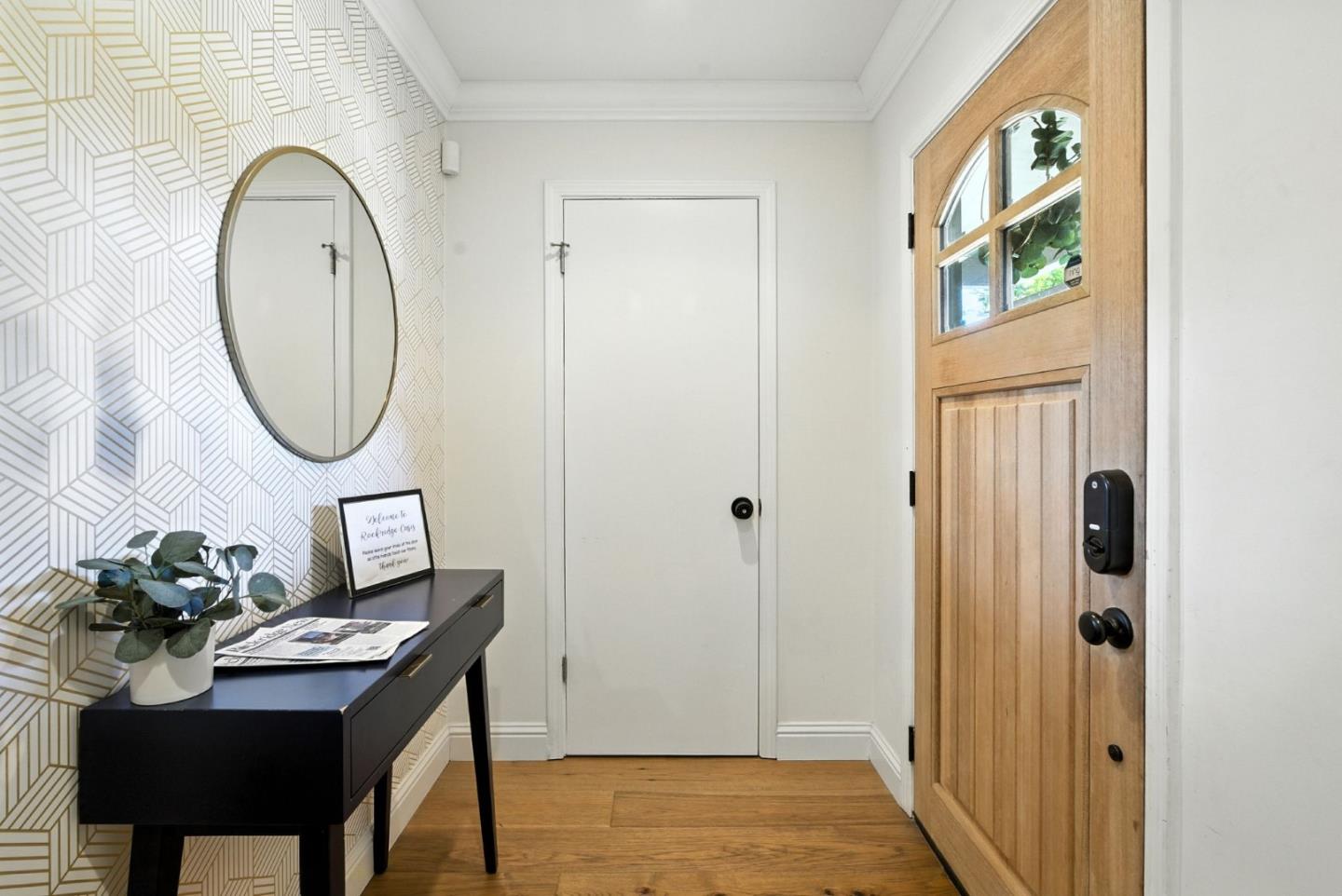 Detail Gallery Image 2 of 43 For 5665 Vicente St, Oakland,  CA 94609 - 3 Beds | 2 Baths