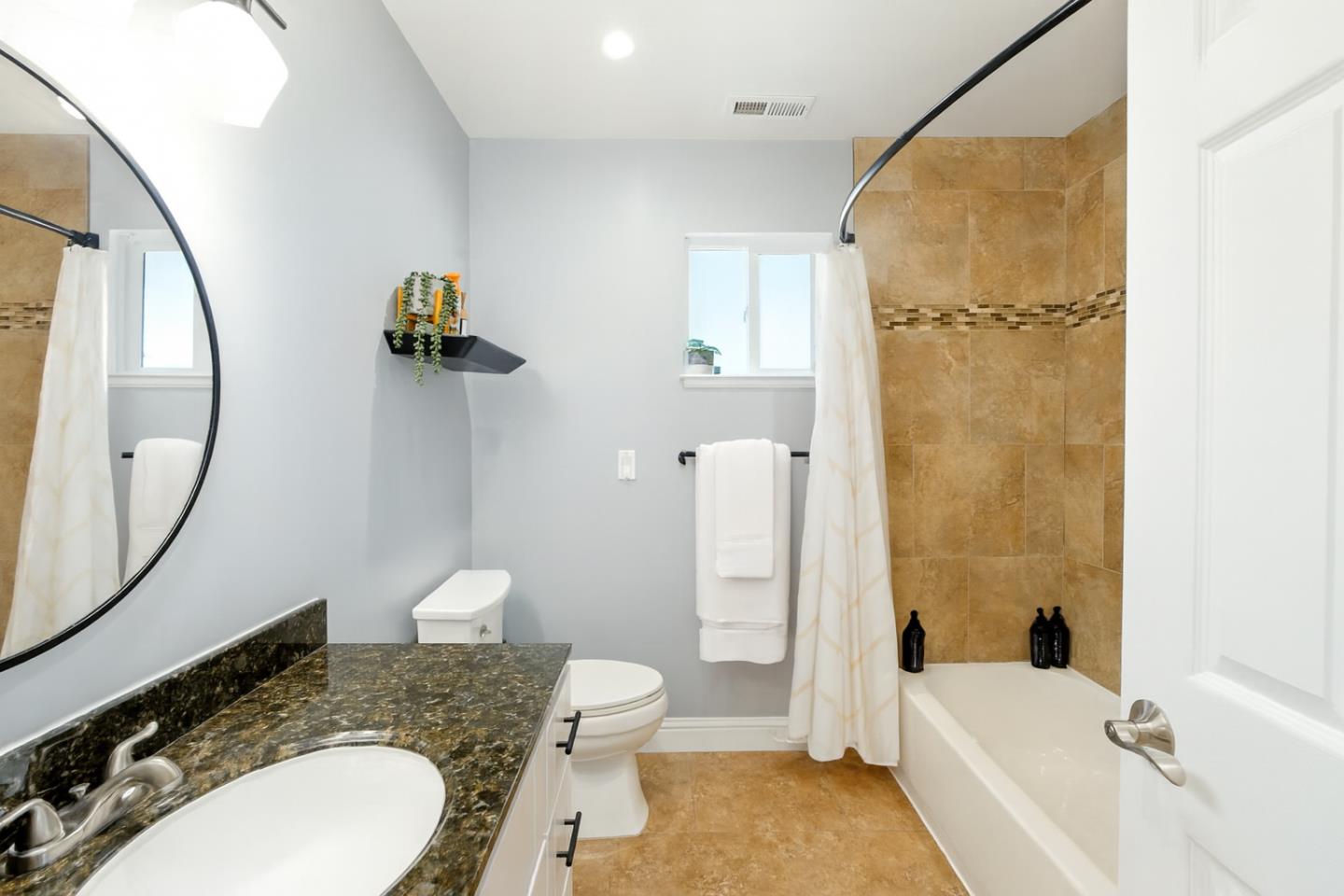 Detail Gallery Image 26 of 43 For 5665 Vicente St, Oakland,  CA 94609 - 3 Beds | 2 Baths