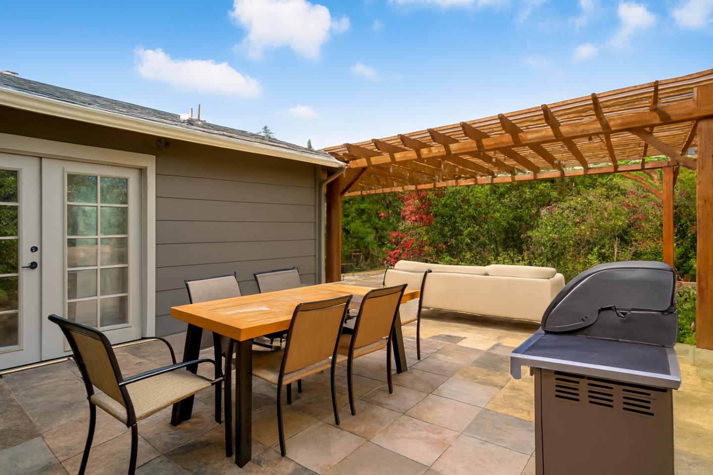 Detail Gallery Image 34 of 43 For 5665 Vicente St, Oakland,  CA 94609 - 3 Beds | 2 Baths