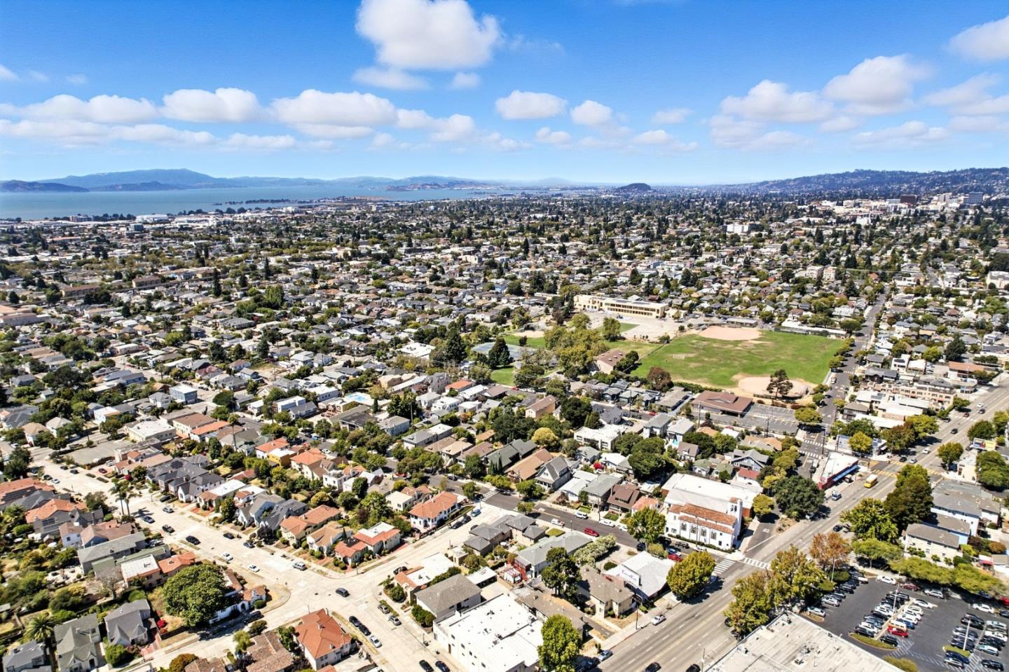Detail Gallery Image 42 of 43 For 5665 Vicente St, Oakland,  CA 94609 - 3 Beds | 2 Baths