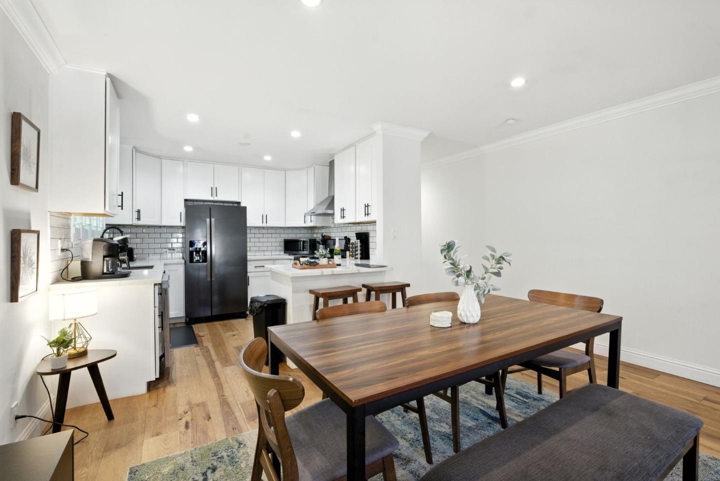 Detail Gallery Image 8 of 43 For 5665 Vicente St, Oakland,  CA 94609 - 3 Beds | 2 Baths