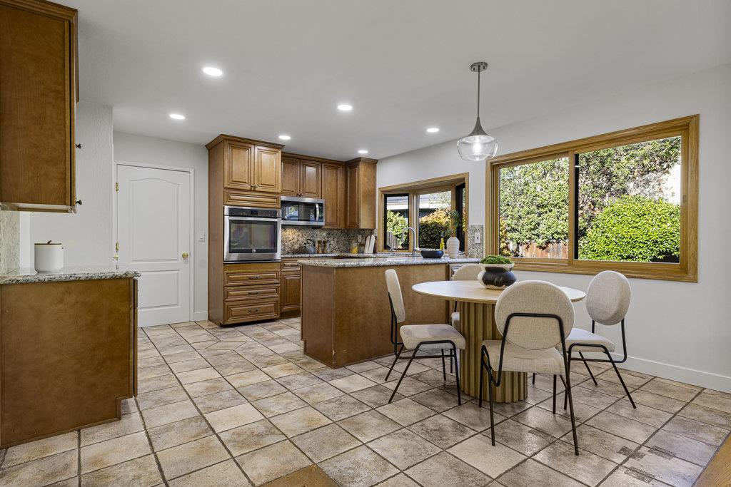 Detail Gallery Image 25 of 98 For 751 Silver Pine Ct, Sunnyvale,  CA 94086 - 3 Beds | 2 Baths