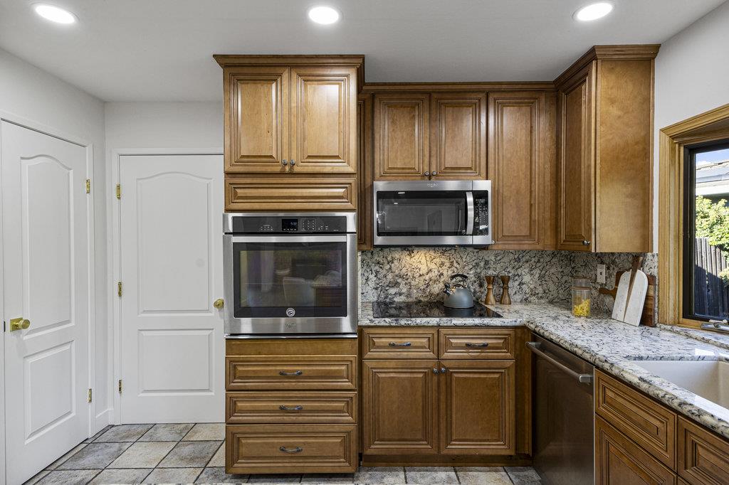 Detail Gallery Image 27 of 98 For 751 Silver Pine Ct, Sunnyvale,  CA 94086 - 3 Beds | 2 Baths