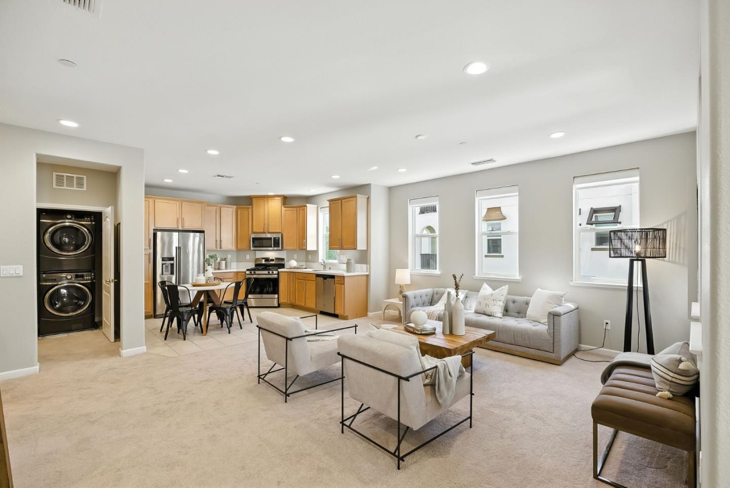 Detail Gallery Image 10 of 42 For 85 Montecito Vista Dr #6,  San Jose,  CA 95111 - 2 Beds | 2/1 Baths