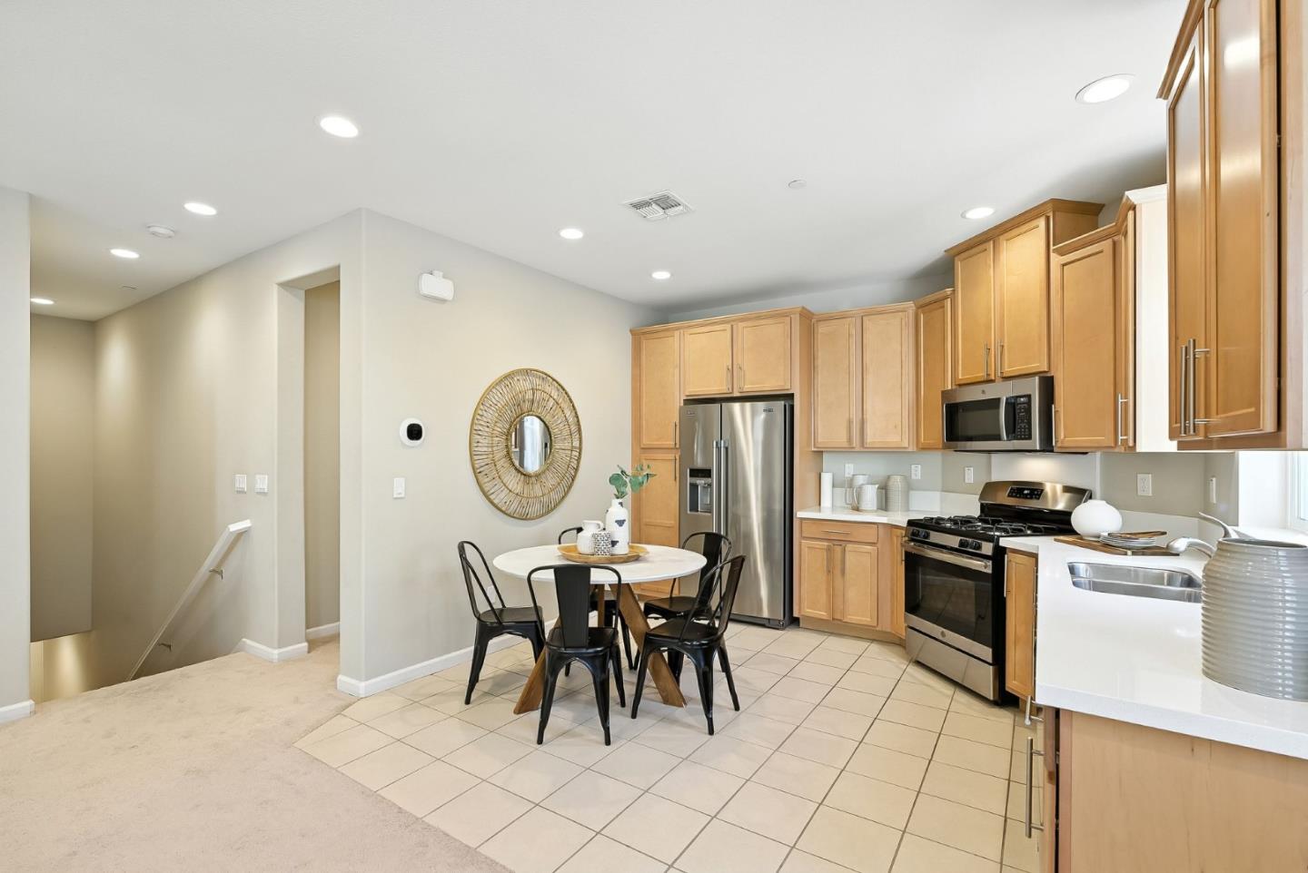 Detail Gallery Image 13 of 42 For 85 Montecito Vista Dr #6,  San Jose,  CA 95111 - 2 Beds | 2/1 Baths