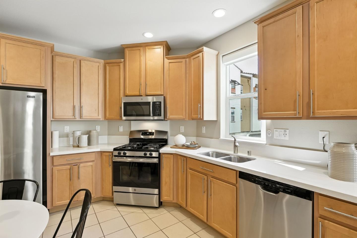 Detail Gallery Image 14 of 42 For 85 Montecito Vista Dr #6,  San Jose,  CA 95111 - 2 Beds | 2/1 Baths