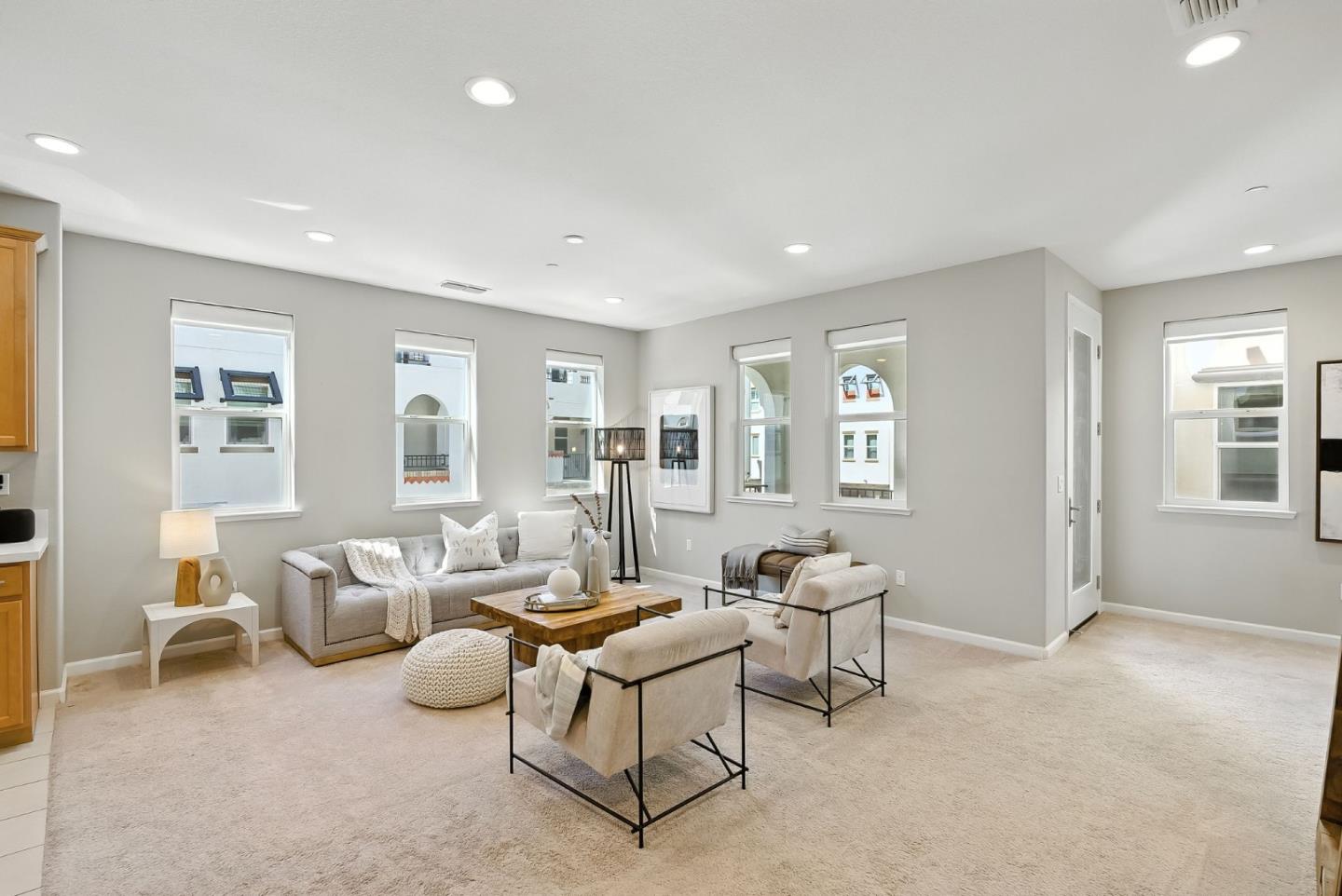 Detail Gallery Image 6 of 42 For 85 Montecito Vista Dr #6,  San Jose,  CA 95111 - 2 Beds | 2/1 Baths