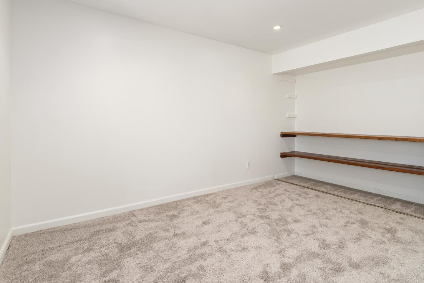 Detail Gallery Image 12 of 18 For 24020 Janssen Ct, Hayward,  CA 94541 - 2 Beds | 2/1 Baths