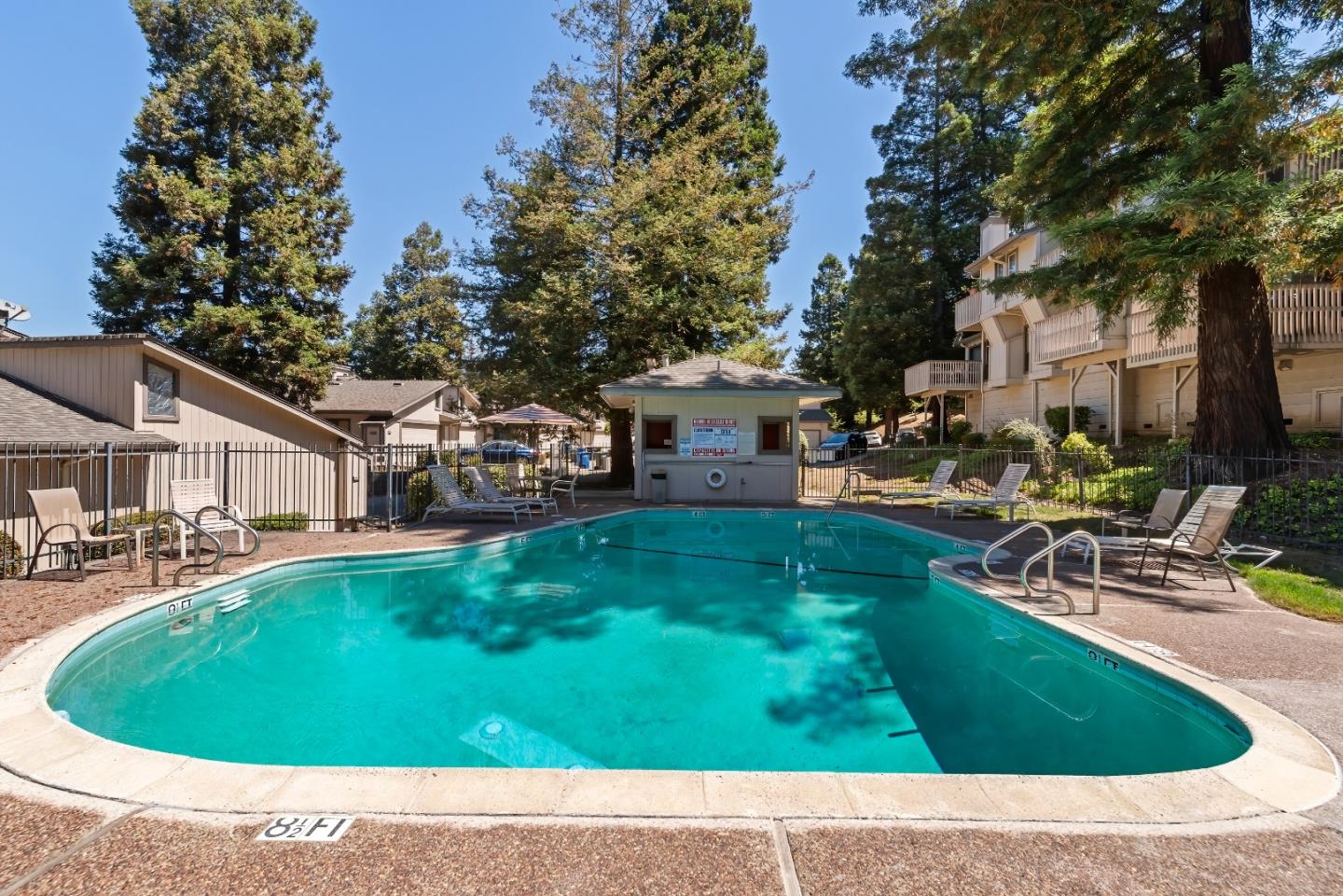 Detail Gallery Image 16 of 18 For 24020 Janssen Ct, Hayward,  CA 94541 - 2 Beds | 2/1 Baths