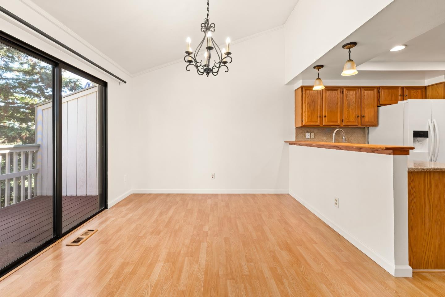 Detail Gallery Image 5 of 18 For 24020 Janssen Ct, Hayward,  CA 94541 - 2 Beds | 2/1 Baths