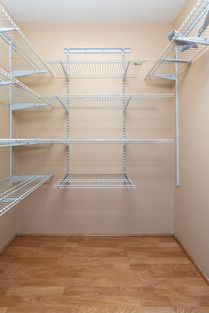 Detail Gallery Image 7 of 18 For 24020 Janssen Ct, Hayward,  CA 94541 - 2 Beds | 2/1 Baths